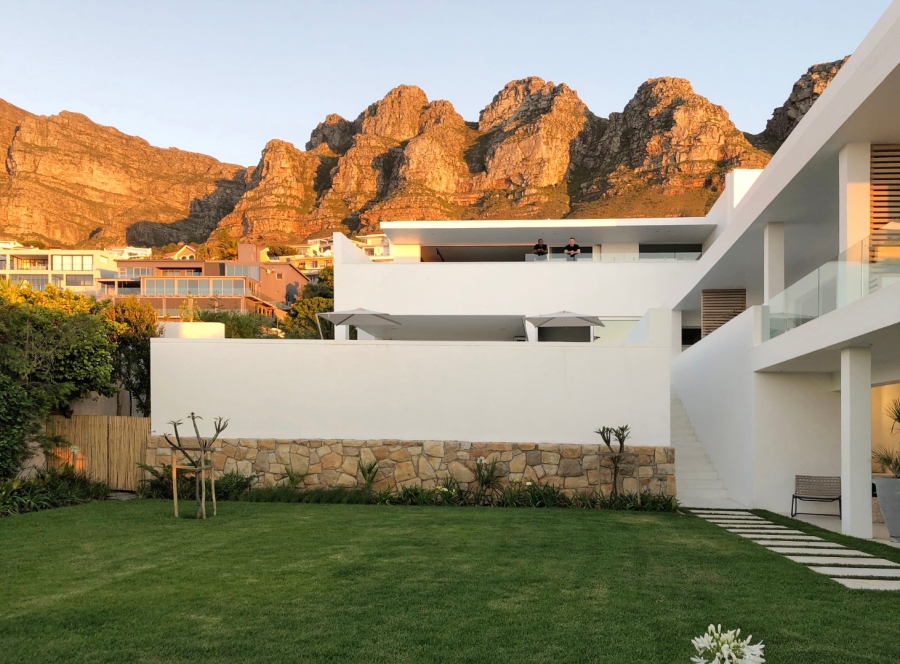 To Let 8 Bedroom Property for Rent in Bakoven Western Cape